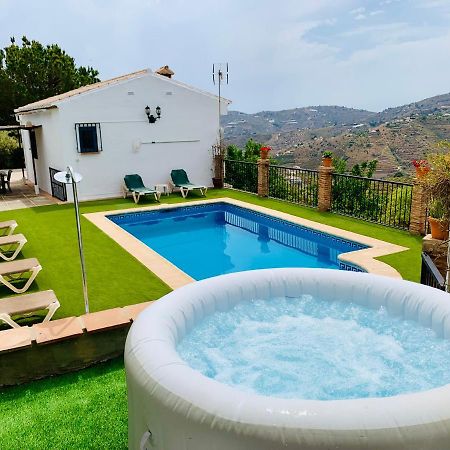 Villa En Frigiliana Con Piscina Y Jacuzzi Exterior foto
